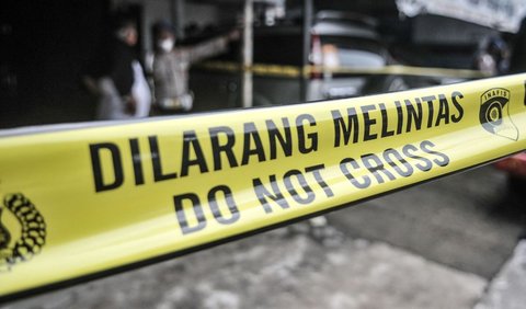 Pelaku diduga nekat menikam korban karena tidak terima ditegur.<br>