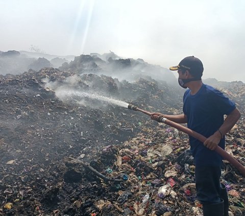 Dia memperkirakan butuh waktu sekitar dua Minggu agar sekam api padam sepenuhnya. Namun, jika penampungan sebelah timur ikut terbakar, maka waktu yang dibutuhkan akan lebih lama.