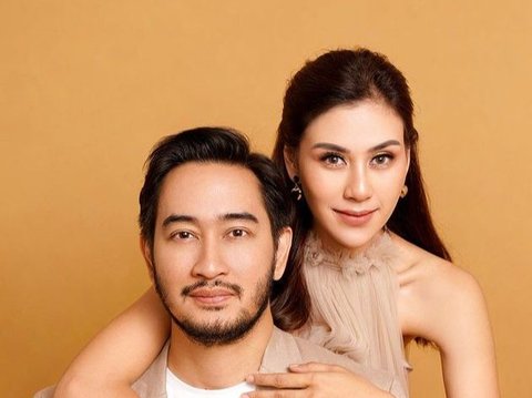 8 Foto Mesra Syahnaz dan Jeje Govinda, Usai Perselingkuhannya Terungkap Ke Publik