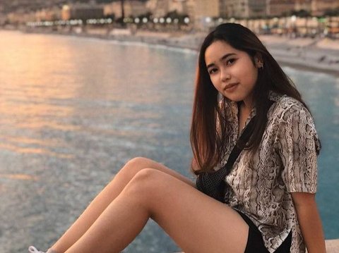 Jarang Tersorot, 8 Foto Cantik Isya Adinda Kalia yang Sudah Beranjak Dewasa