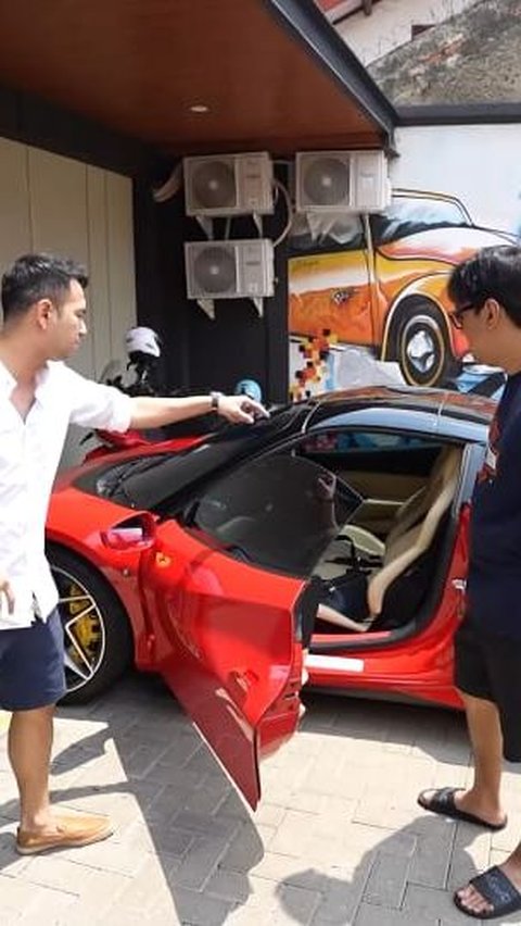 Gokil! Raffi Ahmad Pamer Ferrari Seharga Rp12 Miliar Milik Rayyanza ke Andre Taulany