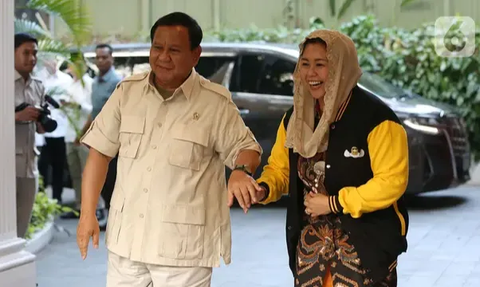 VIDEO: Puja Puji Yenny ke Prabowo, Banjir Simpati Kyai NU Sampai Layak Pimpin Masa Depan RI