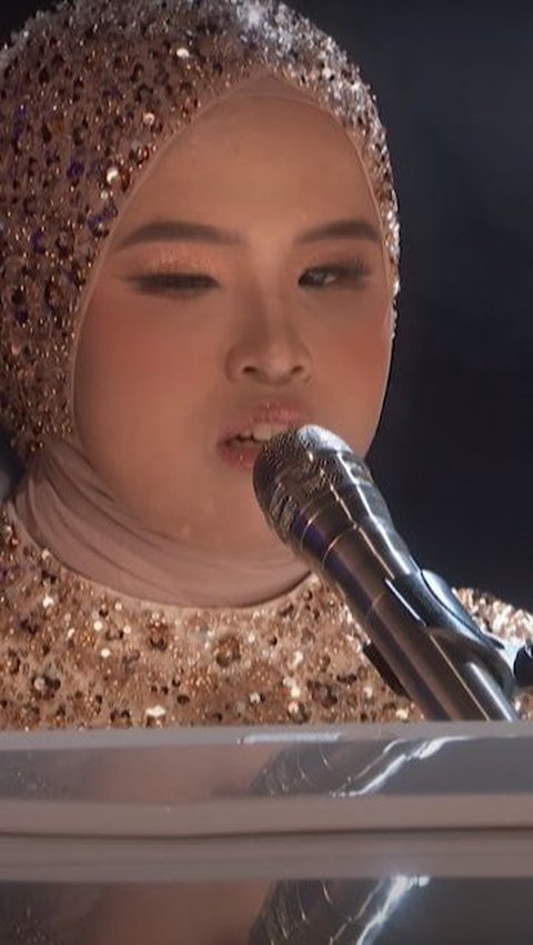 Dapat 4 Standing Ovation, Intip Penampilan Memukau Putri Ariani di Semifinal AGT 2023