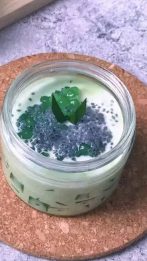 4. Buko Pandan Biji Selasih