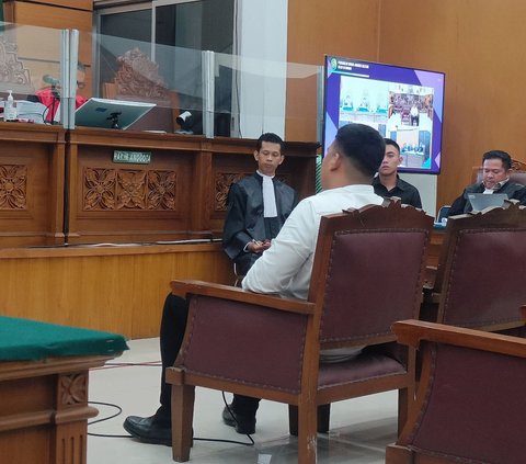 Wajah Tegang Shane Jelang Sidang Vonis Kasus Penganiayaan David