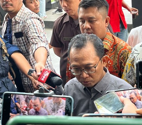 KPK Periksa eks Dirut TransJakarta Kuncoro Wibowo sebagai Tersangka Korupsi Bansos Beras