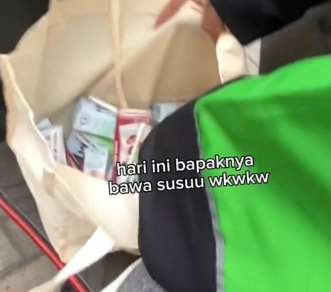 Aksi Driver Ojol Siapkan Hadiah untuk Penumpangnya Ini Viral, Tuai Pujian Warganet