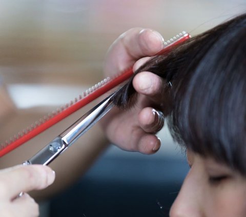 It Happened Again, Teacher Cuts the Hair of Hijab-Wearing Student and Becomes the Focus of Netizens' Attention until Susi Pudjiastuti