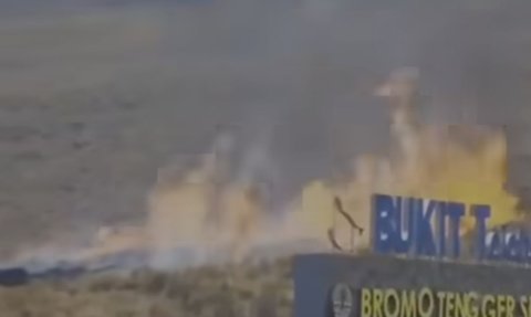 Kronologi Bukit Teletubbies Bromo Terbakar Diduga karena Flare Foto Prewedding, Berujung Pelaku Ditangkap