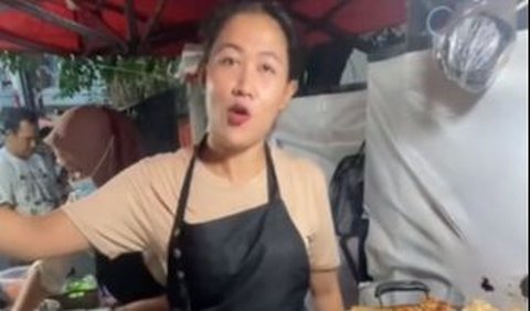 Punya Paras Cantik, Jual Chicken Steak di Menteng