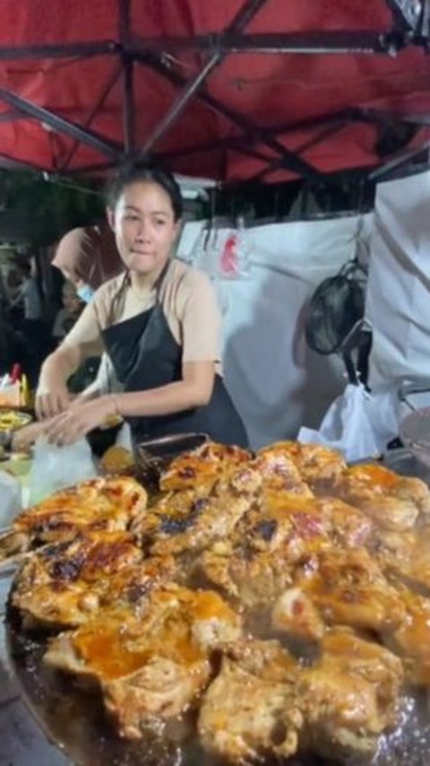 Parasnya Cantik Mempesona, Pedagang Chicken Steak di Pinggir Jalan ini Ternyata Mantan Pramugari