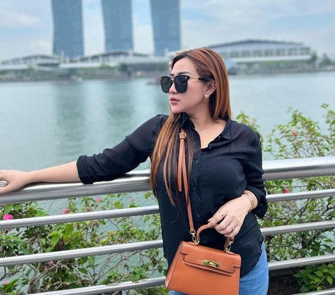 Unveiling Luluk's Digital Trail, TikTok Celebrity Bripka Nuril's Wife, Vacation Guarded by Official Escort