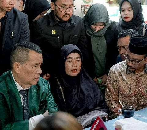 Emosi Ibunda Imam Masykur Bertemu Paspampres Bunuh Anaknya: Kalian Lebih Kejam dari PKI