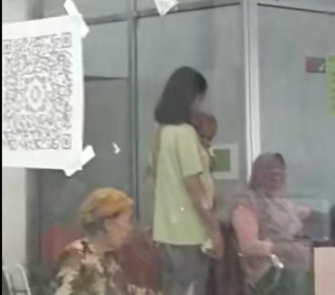 Baru-baru ini beredar sebuah video yang menampilkan aksi nenek yang dikabarkan datang sendirian ke puskesmas di Kota Bengkulu dan menanyakan tentang suntik mati. 