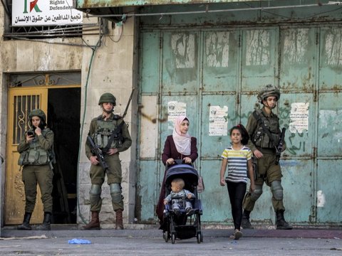 Israel Sita Buku Sekolah karena Ada Gambar Bendera Palestina