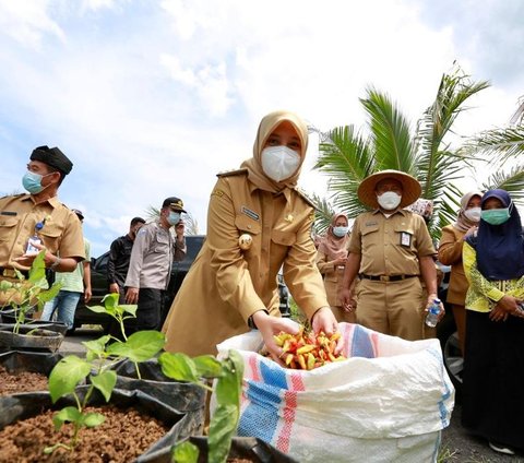 Pemkab dan Sungai Watch Gelar Aksi Big Clean Up di Pantai Muncar Banyuwangi