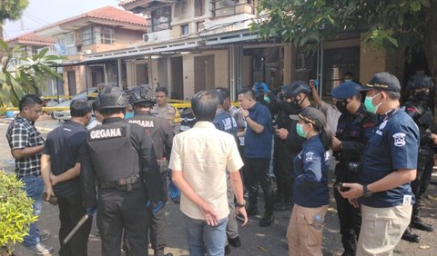 Polisi mengerahkan tim Gegana ke lokasi rumah yang meledak untuk melakukan penyelidikan. Setelah mereka melakukan penyelidikan, ledakan itu dipastikan karena kebocoran gas LPG.<br>