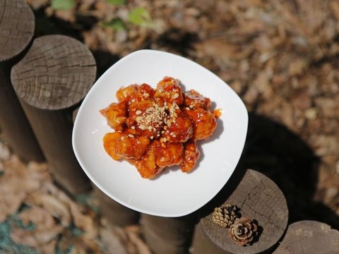 1. Resep Dakgangjeong (Ayam Goreng Pedas)