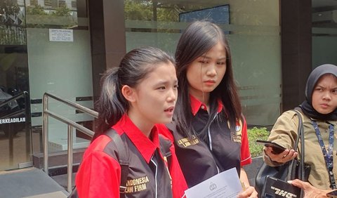 Kate mengaku tidak mengerti alasan nomor yang diketahuinya sebagai Ipda BS mengirimkan pesan kasar tersebut.<br>