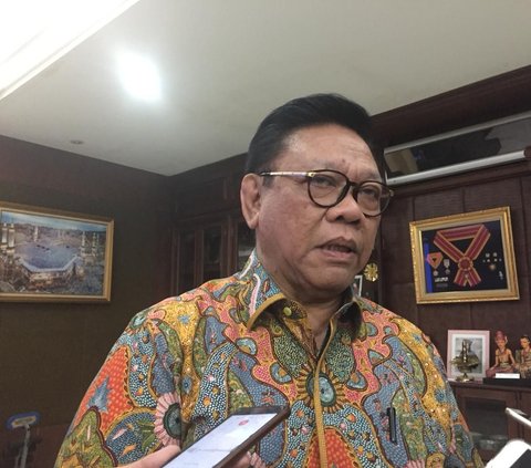 Agung Laksono: Golkar Tak Bisa Larang Ridwan Kamil Jadi Cawapres Ganjar!