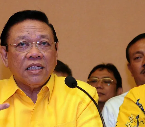 Ketua Dewan Pakar Partai Golkar Agung Laksono bercerita Golkar punya pengalaman berada di dua posisi dalam langkah politik saat penyelenggaraan Pilpres. 