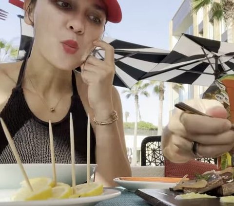 Momen Romantis Luna Maya dan Maxime Bouttier Liburan ke Maroko, Makan Sepiring Berdua Sambil Suap-suapan