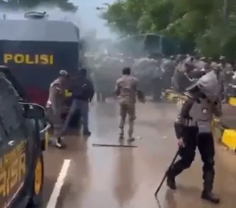 Anak Sekolah Kena Gas Air Mata saat Bentrok di Rempang Batam, Ini Penjelasan Polisi