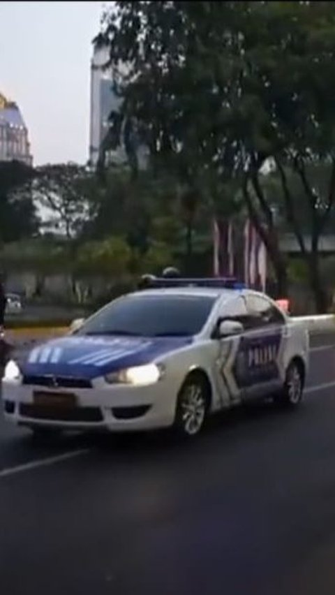 Patwal Polisi Terobos Iring-iringan KTT ASEAN Ternyata Mau Amankan Jalan Jokowi, ini Penjelasan Dirlantas Polda Metro