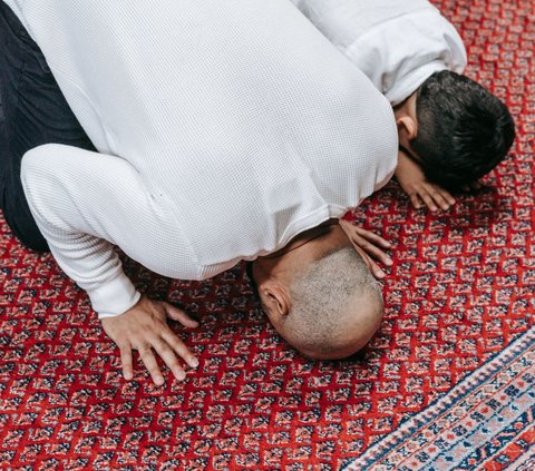 Prayer of Prostration for Forgetfulness and the Reasons for Its Implementation