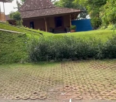 Sneak Peek into Anies Baswedan's House in Lebak Bulus, There is a 1743 Ancient Joglo, with a Spacious Yard for Neighbor's Children to Play