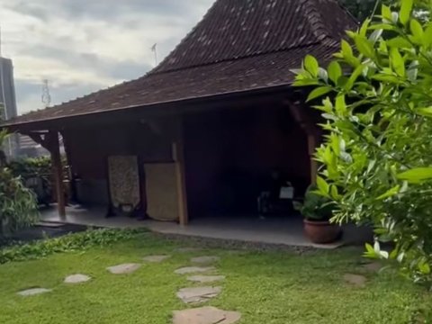 Sneak Peek into Anies Baswedan's House in Lebak Bulus, There is a 1743 Ancient Joglo, with a Spacious Yard for Neighbor's Children to Play