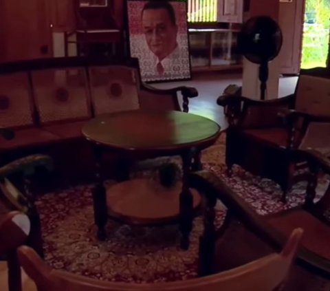 Sneak Peek into Anies Baswedan's House in Lebak Bulus, There is a 1743 Ancient Joglo, with a Spacious Yard for Neighbor's Children to Play