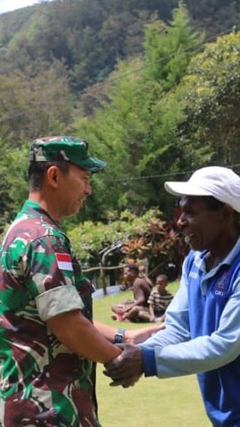 Jenderal TNI Bintang Satu Injak Tanah Wamena, Cek Kondisi AIr Bersih Warga<br>