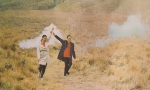 Fotografer Emosi Lihat Hasil Foto Prewed di Gunung Bromo yang Picu Kebakaran: Jelek Banget Kayak Gini