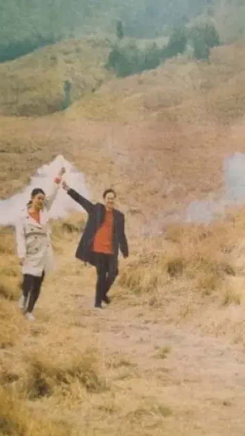 Heboh Kebakaran Karena Prewed, Ini Cara Izin Resmi Foto Nikah di Gunung Bromo