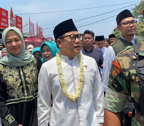 Ketua Umum Partai Kebangkitan Bangsa (PKB) Muhaimin Iskandar  berziarah ke Makam Sunan Gunung Jati, Cirebon, Jawa Barat. Ini merupakan makam pertama yang dikunjungi dalam kegiatan Tour de Wali Songo.