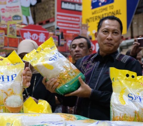 Stok Melimpah, BULOG Pastikan Beras Operasi Pasar Tersedia di Semua Pasar