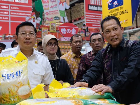 Stok Melimpah, BULOG Pastikan Beras Operasi Pasar Tersedia di Semua Pasar