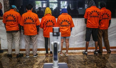 Meski begitu, Dani menegaskan pihaknya akan terus melakukan patroli siber guna memberangus para pebisnis judi online yang masih marak. Karena bisnis ini bisa memberikan dampak buruk kepada masyarakat.