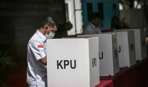 Mahfud mengatakan, untuk perubahan jadwal pendaftaran ini hanya perlu kesepakatan antara Komisi II DPR, KPU, Bawaslu dan Kemendagri.<br>