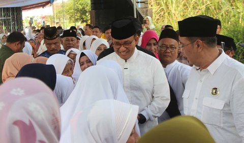 Anies berharap relawan dapat menjelaskan kepada rakyat bahwa Pemilu adalah kesempatan emas untuk melakukan koreksi, perbaikan, perubahan, dan penyempurnaan.<br>