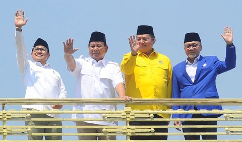 Politikus Golkar Ridwan Kamil diusulkan menjadi calon wakil presiden mendampingi Ganjar Pranowo. <br>