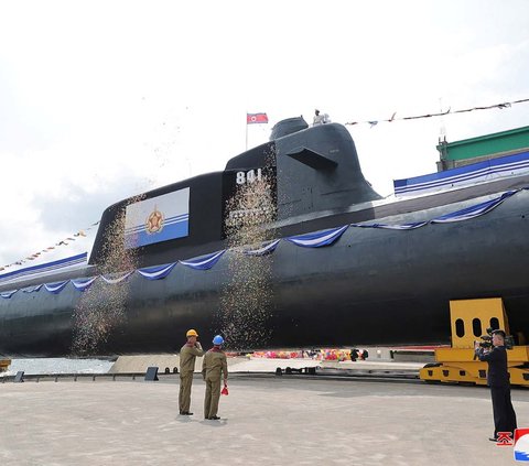 FOTO: Sangarnya Kapal Selam Bersenjata Nuklir Korut, Dirancang Tandingi Kekuatan Angkatan Laut AS