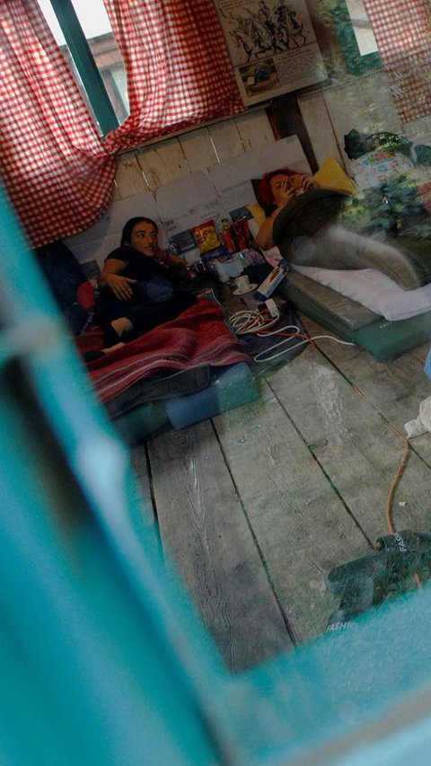 FOTO: Semangat Warga Montenegro Berlomba Jadi Orang Paling Malas, Sehari-hari Cuma Rebahan dan HP-an