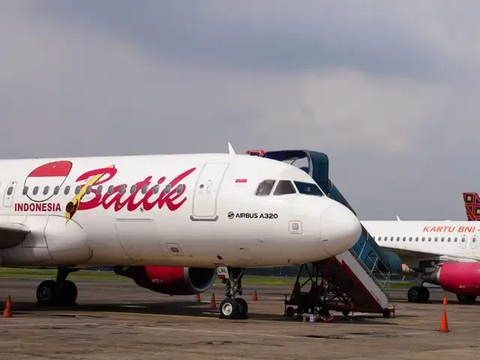 Viral AC dan Lampu Pesawat Batik Air Mati Usai Mendarat di Jakarta, Penumpang Buka Paksa Pintu Darurat