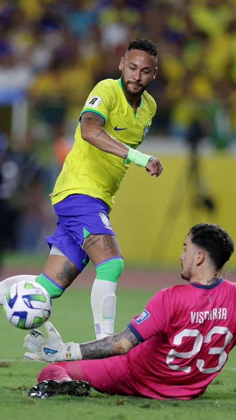 Sebelum laga ini, Neymar telah mengemas 77 gol atau menyamai top skor sebelumnya yang dipegang oleh legenda Brasil lainnya, Pele.
