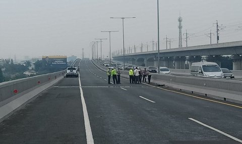 Kecelakaan Beruntun di Tol MBZ, Penyebabnya Mobil Anggota TNI Lawan Arah