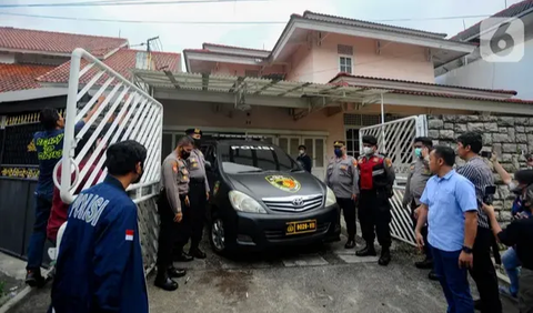 Polisi masih terus mendalami semua hal yang berkaitan dengan kematian Grace dan David. Informasi yang didapat, ibu dan anak itu selalu pergi setiap hari Kamis namun tidak ada yang tahu ke mana.