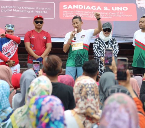 Harga Beras Naik, Sandiaga Uno Gelar Sembako Murah di Padang