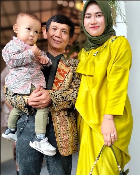 Potret Ginanjar Bersama Istri Cantiknya yang Beda Usia 32 Tahun, Selalu Harmonis dan Jauh dari Sorotan<br>